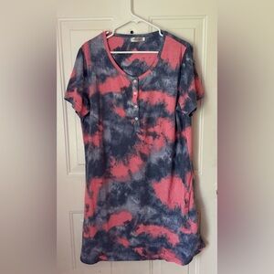 3 nights gowns, 2 are maternity size large